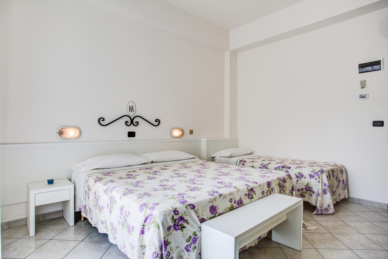 Ancora Hotel & Residence Каттоліка Екстер'єр фото