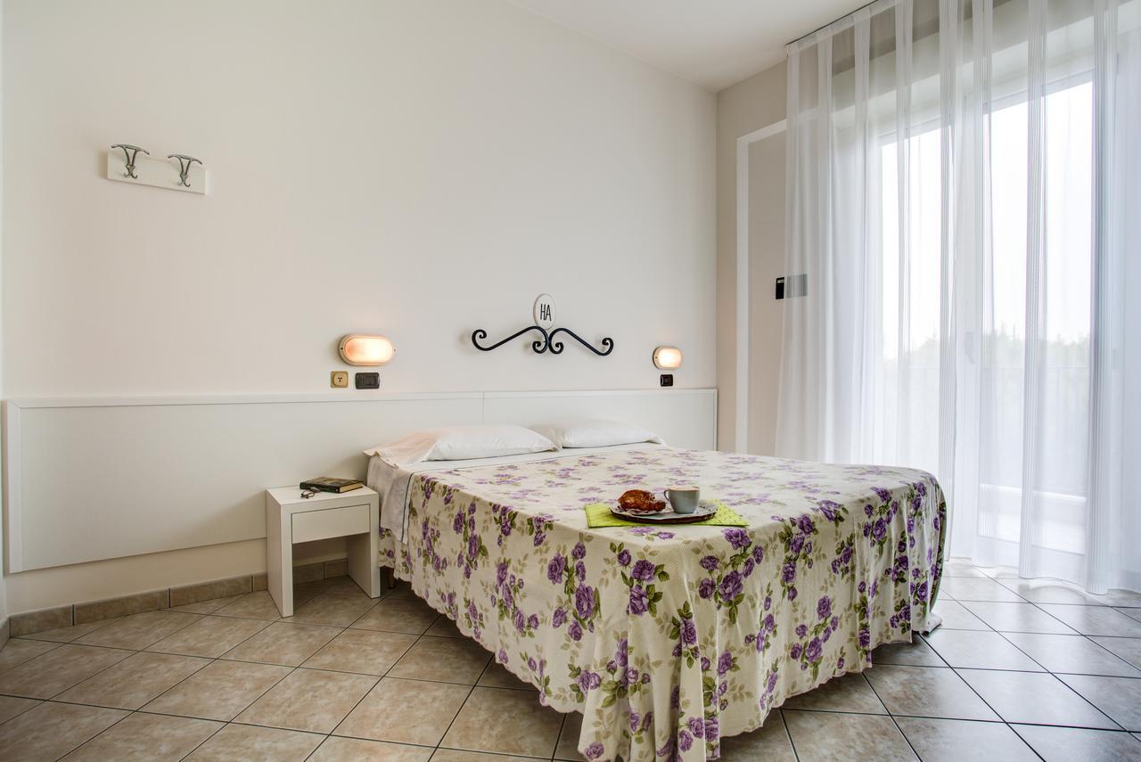Ancora Hotel & Residence Каттоліка Екстер'єр фото